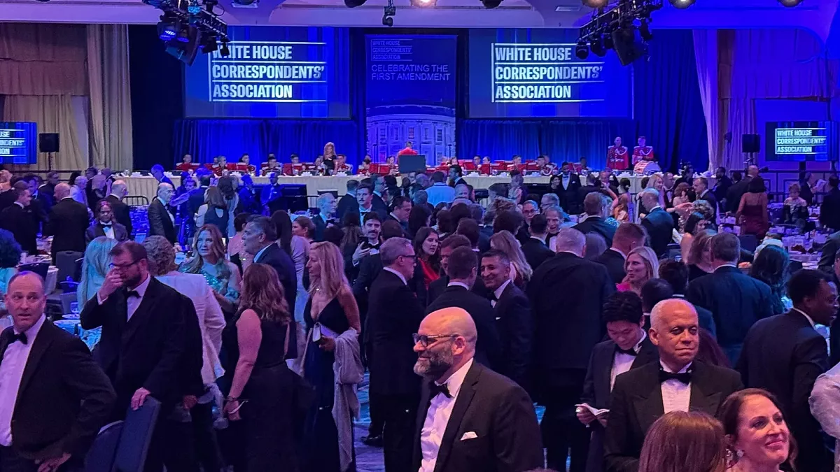 Man accused of trying to kill Trump agrees to remain jailed