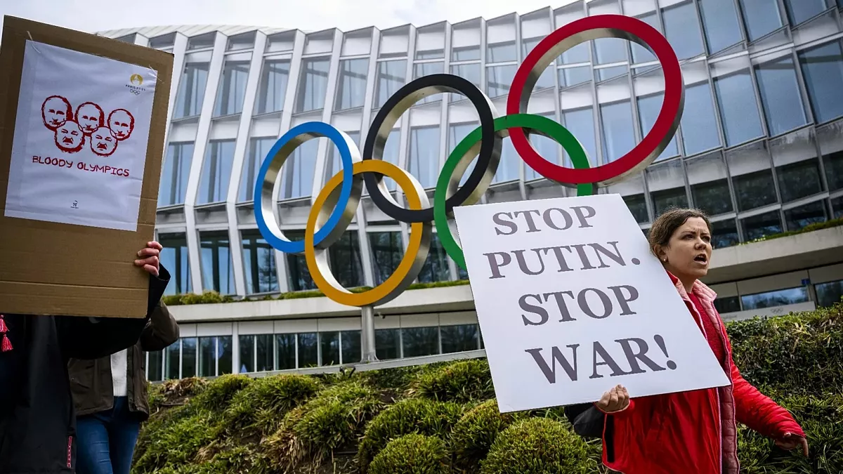 IOC lifts Olympic ban on Belarus’s athletes but Russians still barred
