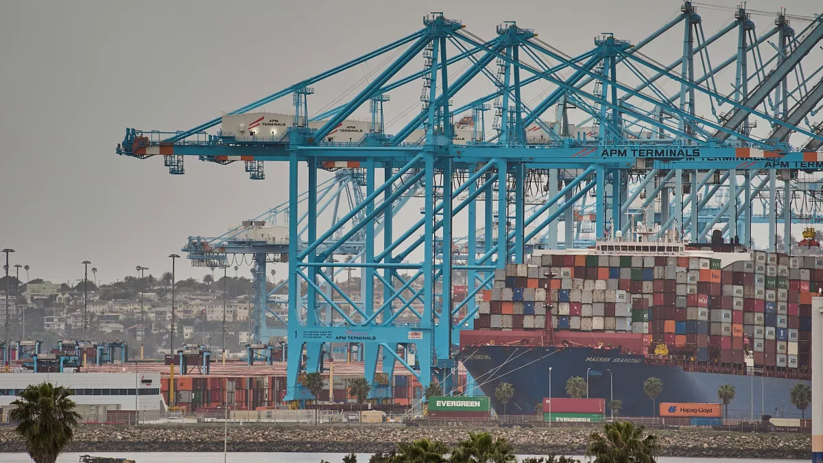 Maersk profit drops, maintains 2026 outlook despite Hormuz uncertainty