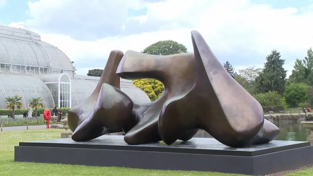Giant Henry Moore sculptures take over London's Kew Gardens