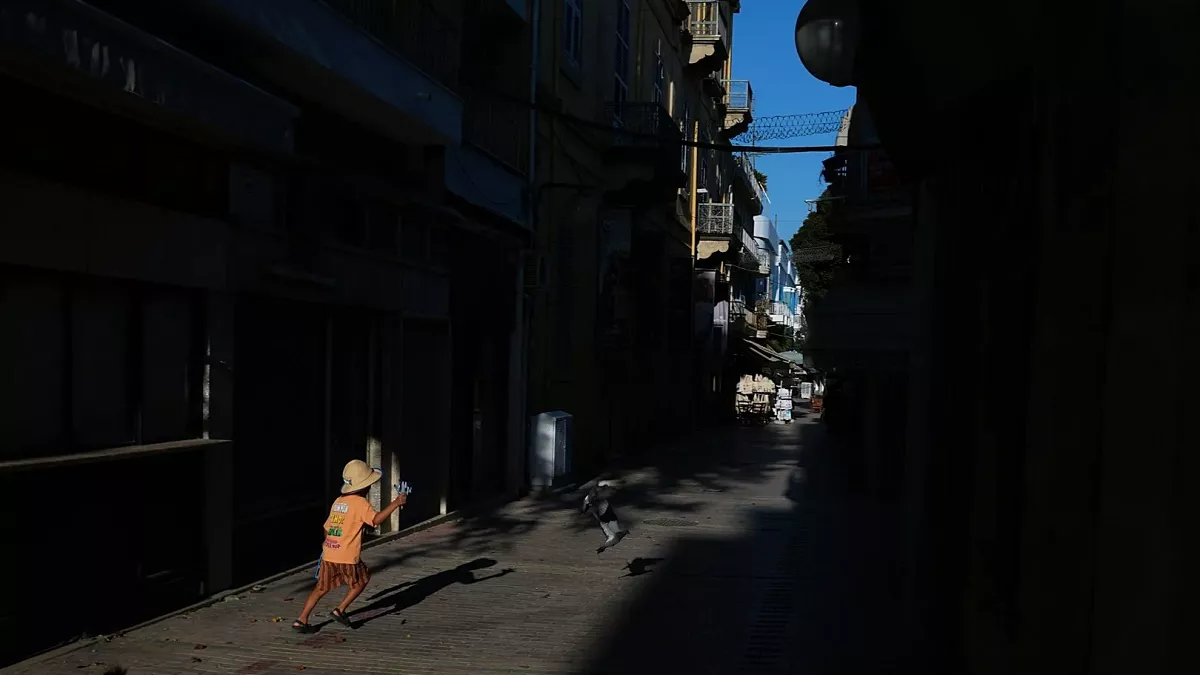 Two-thirds of children exposed to extreme temperatures in Europe