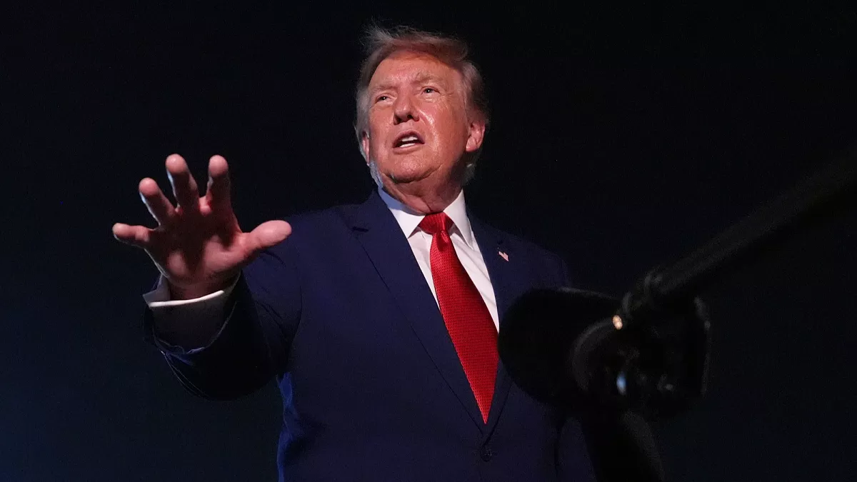 'I think we will keep it,' Trump says about control of Hormuz strait