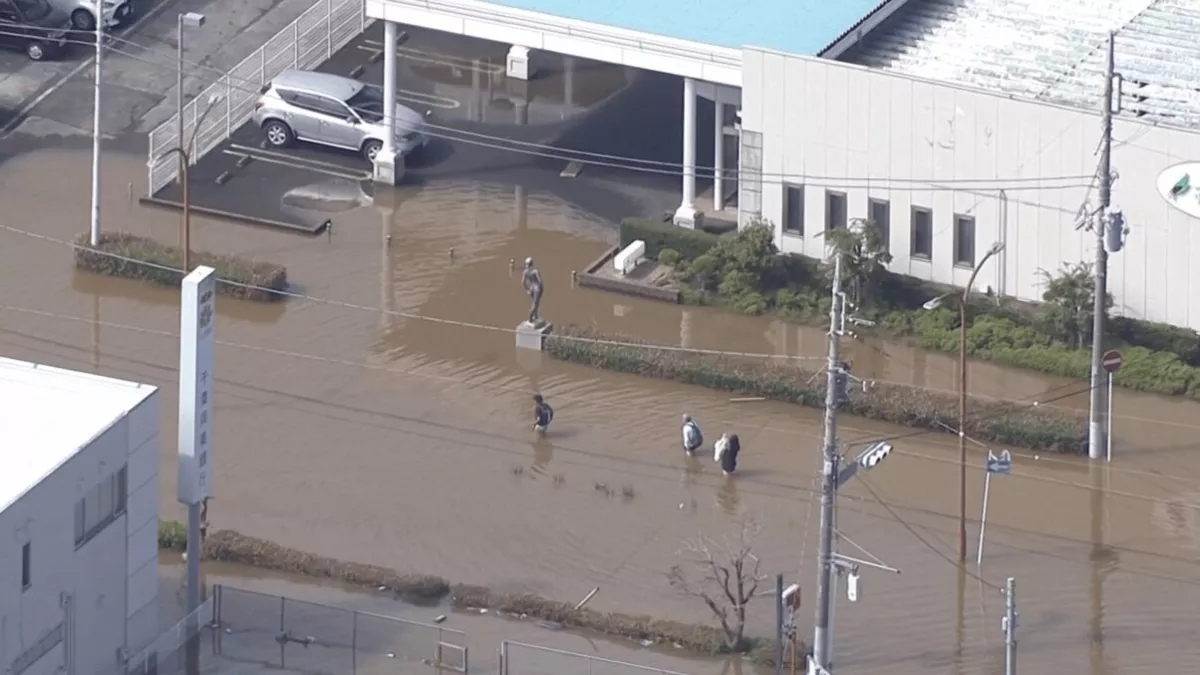 At least four dead, six missing in Japan day after Typhoon Dujuan hit