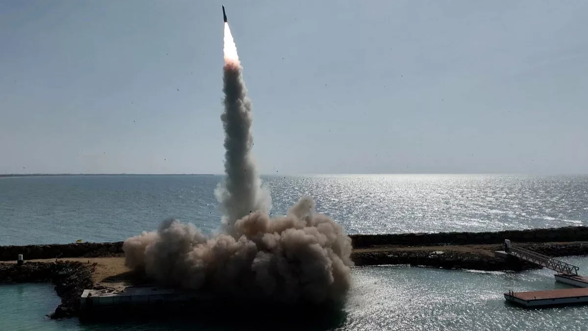 Iran strikes tankers outside Hormuz in signs of expanding campaign