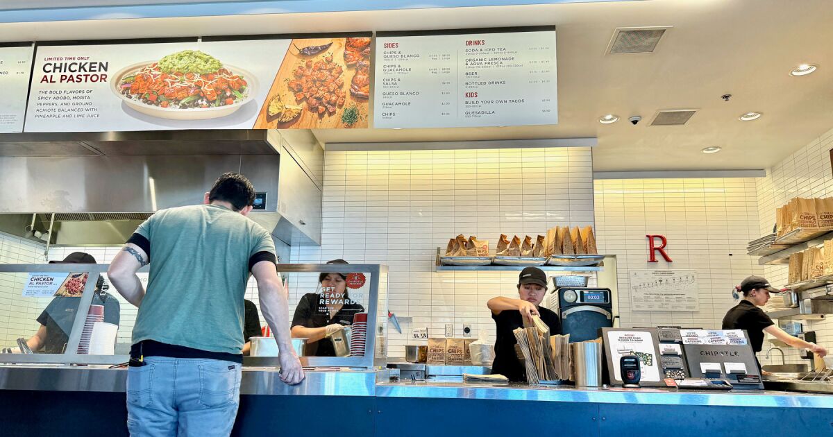 Chipotle llega de la mano de Alsea para vender comida mexicana a los mexicanos: el reto que le costó caro a Taco Bell