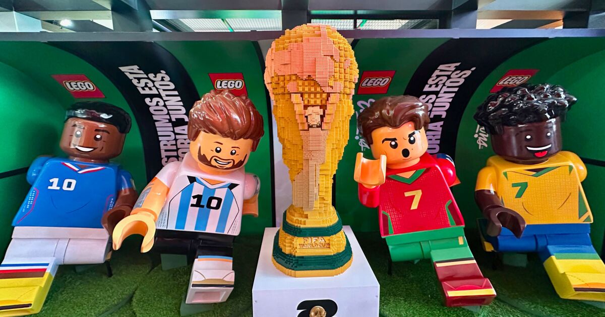 LEGO se sube al Mundial y convierte al Zócalo en su mayor escaparate en México