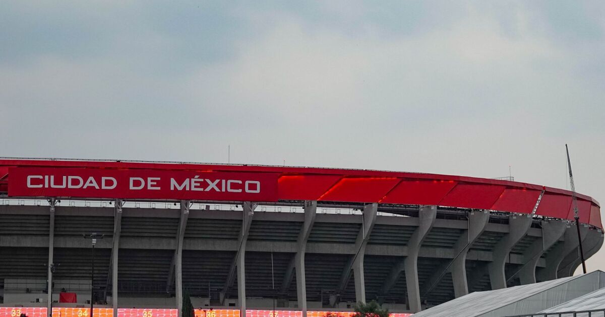 CDMX despliega 15,000 policías para resguardar a aficionados durante el México-Ecuador