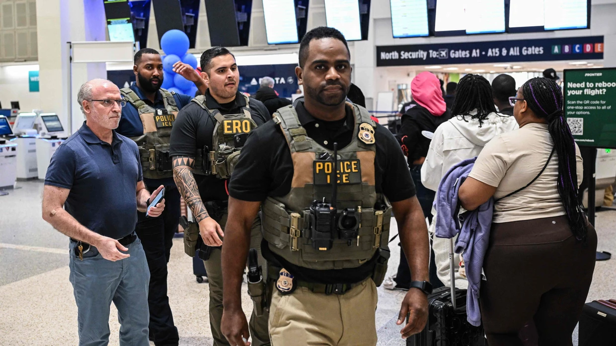 Donald Trump schickt umstrittene ICE-Beamte an US-Flughäfen