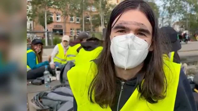 VideoBlockade ohne ErfolgParteitag startet – Anti-AfD-Aktivisten „sehr frustriert”