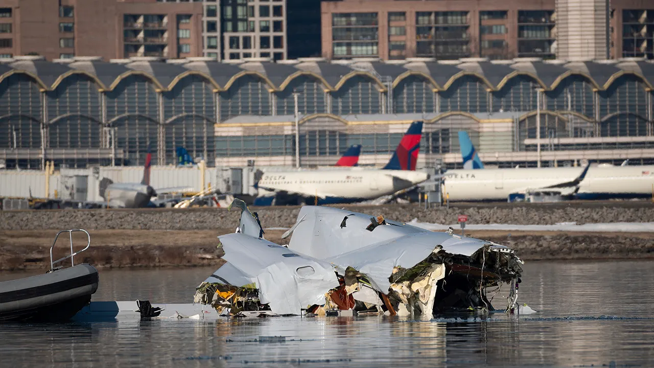 'Warning signs were all there' before deadly DCA mid-air crash, former air traffic controller says
