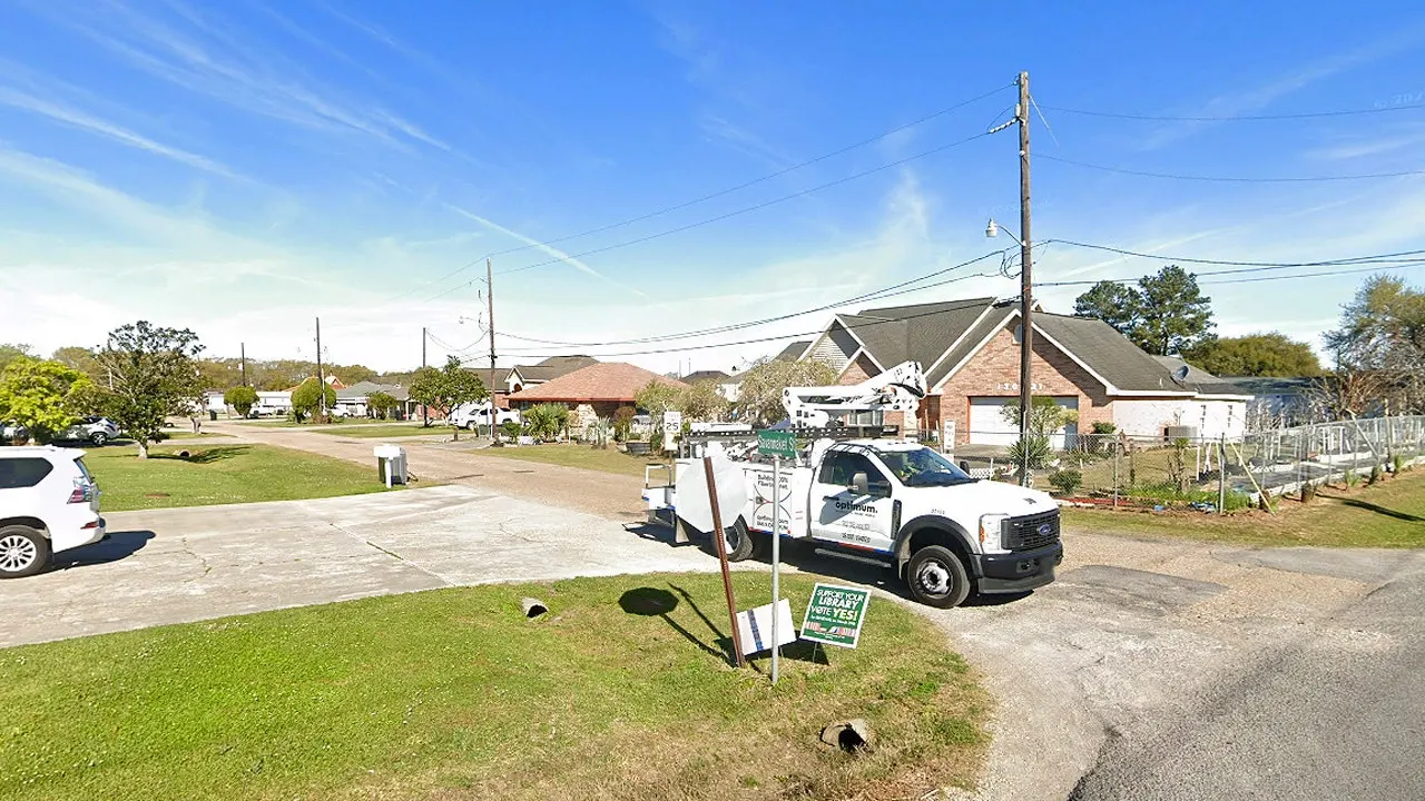 At least 13 people injured after vehicle slams into Louisiana parade: sheriff's office