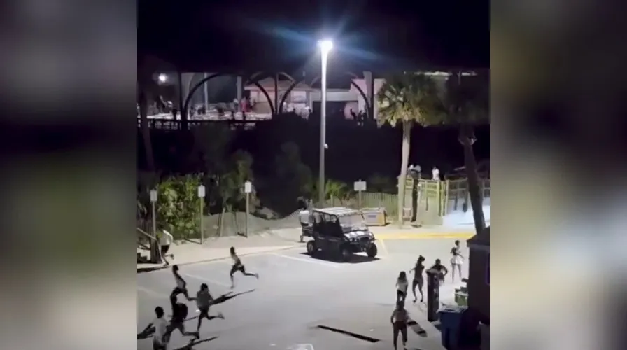 WATCH: Tybee Island takeover erupts in panic after police say gunfire broke out along the pier