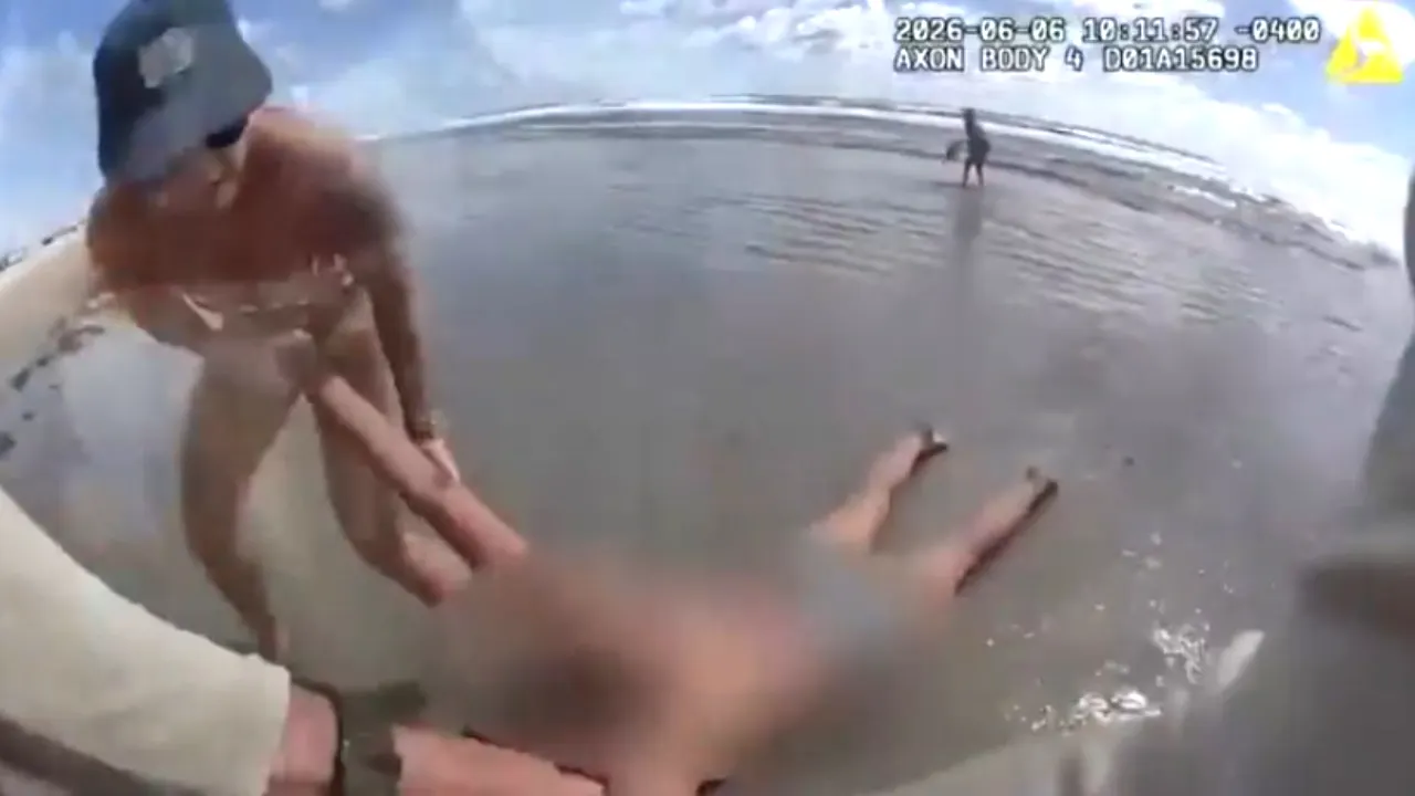 Florida deputy revives 'unresponsive' beachgoer