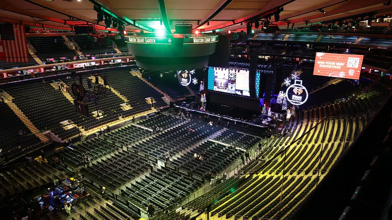 Fan dies after apparent fall from upper level during Madison Square Garden concert