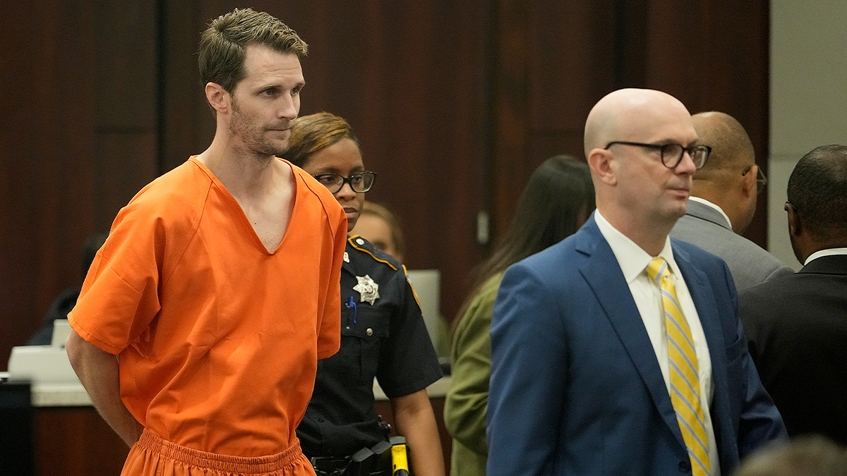 Texas prosecutors drop death penalty for man accused of killing wife and fleeing to Italy