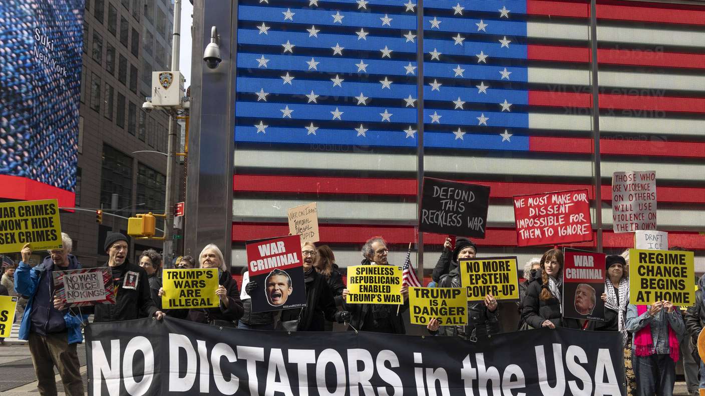 „Chaos und Grausamkeit“: Millionen Amerikaner gehen gegen Trump auf die Straße