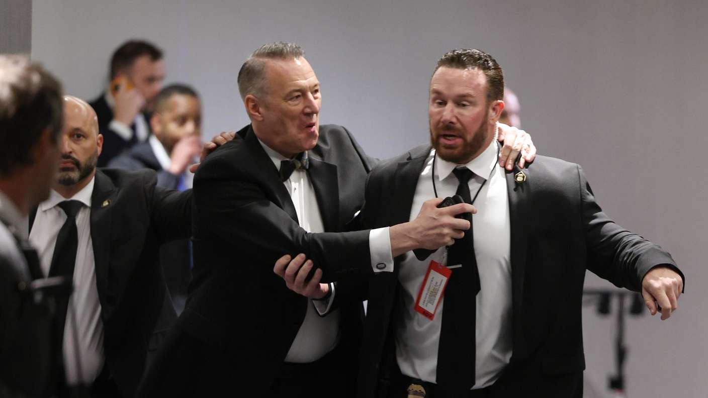 „Ziel? Der US-Präsident“: Reporter schildert dramatische Minuten nach Schüssen bei Trump-Dinner