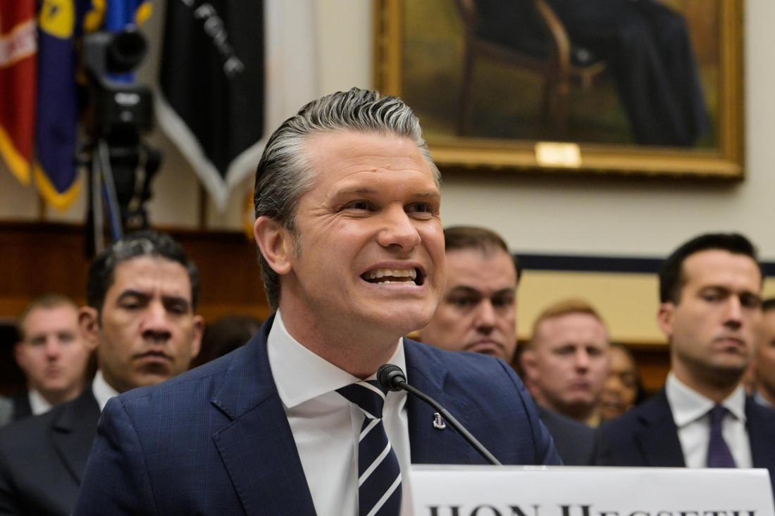 Rasier Dich oder flieg raus: Hegseth setzt US-Soldaten eine letzte Frist