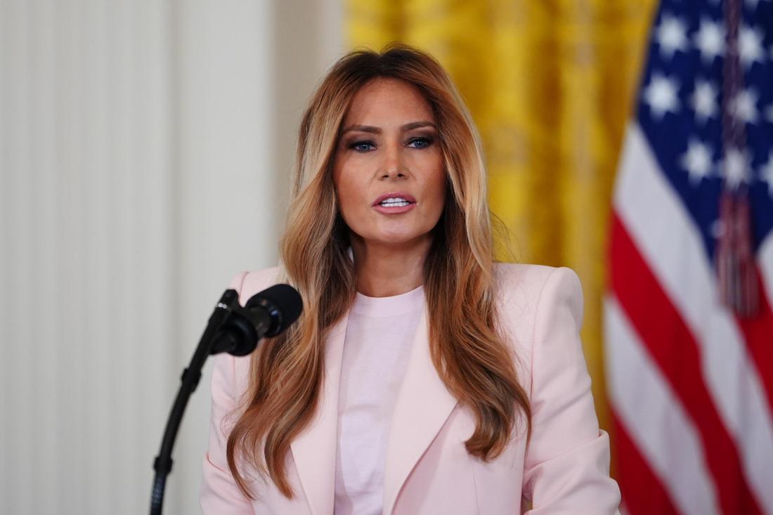 Republikaner gibt sich in Carlson-Interview überzeugt: Melania Trump stimmt Epstein-Theorie zu