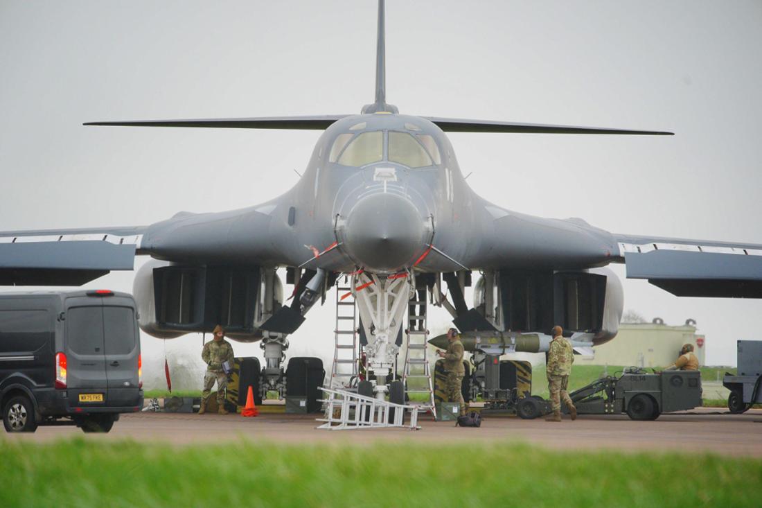 Nach verdächtigem Vorfall: USA ziehen alle Bomber von britischem Stützpunkt ab – Iran unter Verdacht