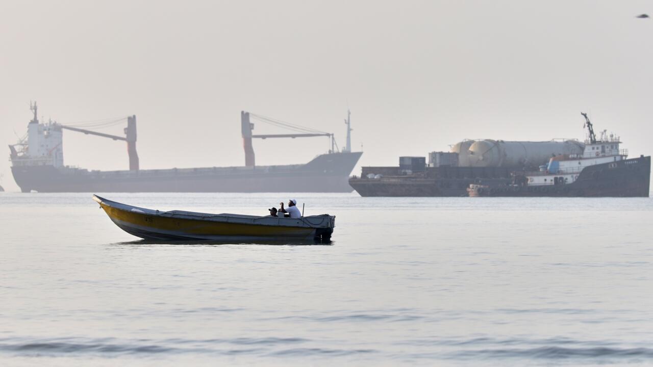 Iran Threatens to Target All Vessel Traffic in Strait of Hormuz