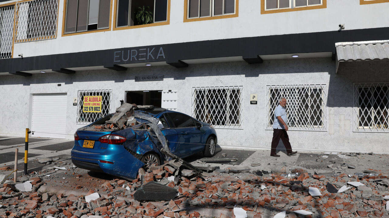 Powerful quake rocks Colombia, causing 'major damage'