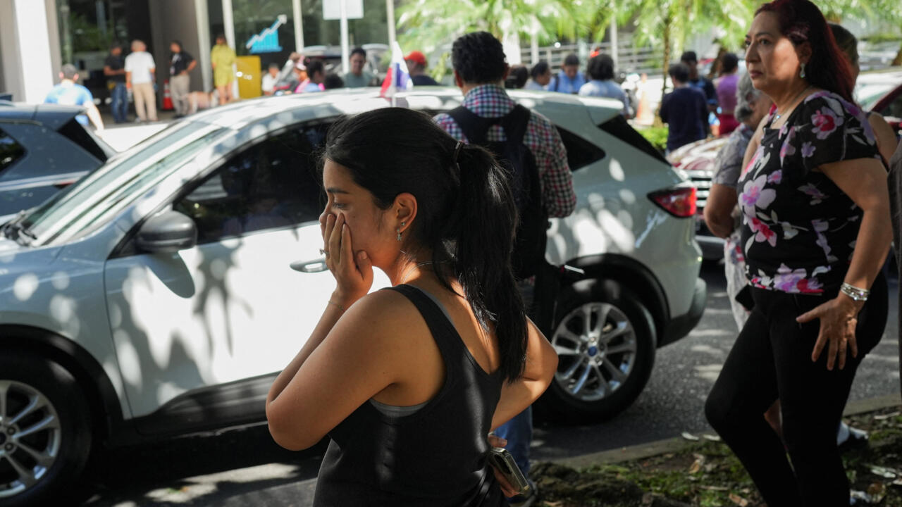 Powerful 7.6 magnitude quake shakes Panama, triggering tsunami warnings