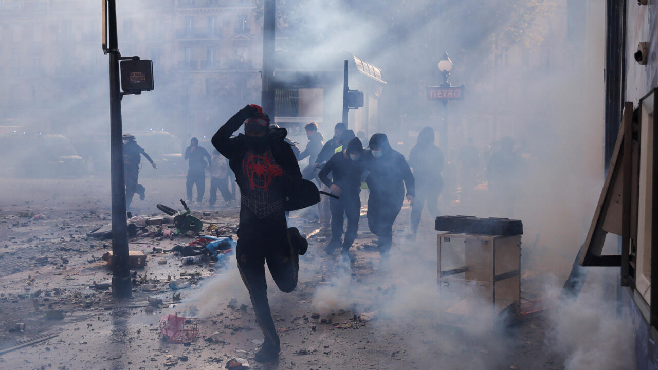 Trials begin in Paris for those arrested during October 17 violence