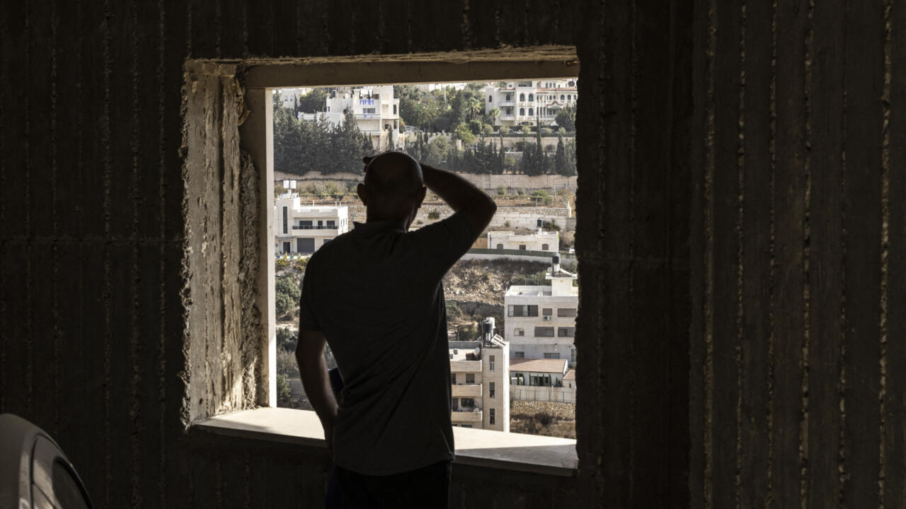 Israeli forces displace 1,200 Palestinians in Hebron after deadly attack on soldiers
