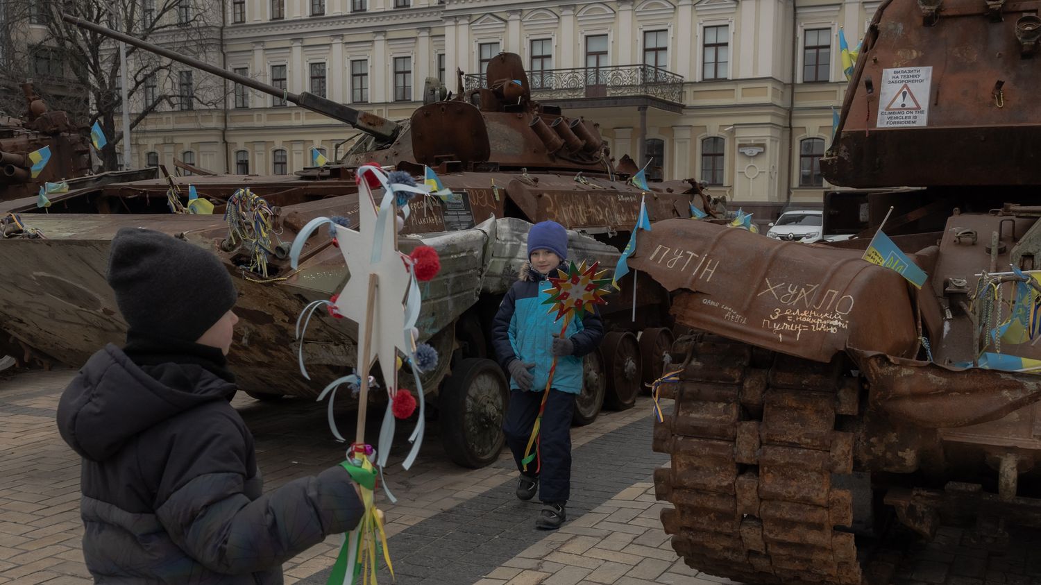 Bombardements ecoles souterraines exils deportation les enfants ukrainiens confrontes aux horreurs de la guerre