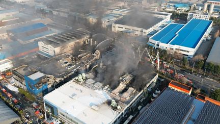 Onze morts et 34 blessés dans l'incendie d'une usine automobile en Corée du Sud