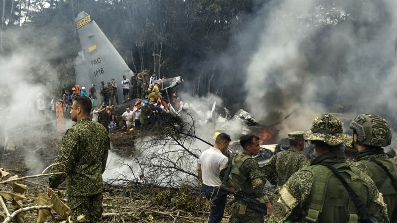 Avion militaire s'écrase en Colombie: 66 morts et des dizaines de blessés