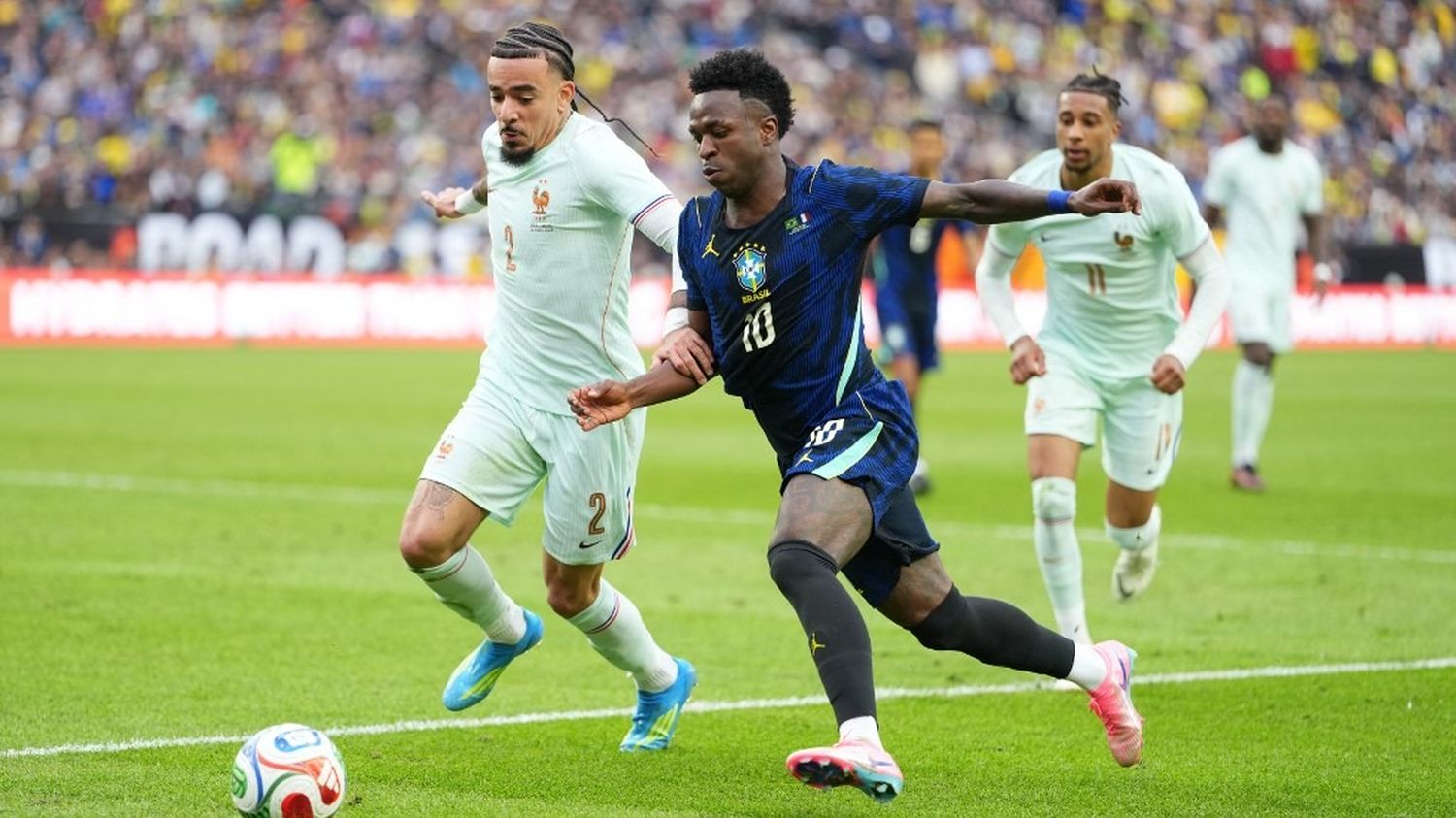 "Le niveau est en train de grimper, c'est spectaculaire" : aux Etats-Unis, le "soccer" gagne en popularité, à l'approche de la Coupe du monde de football Si le football n'est pas