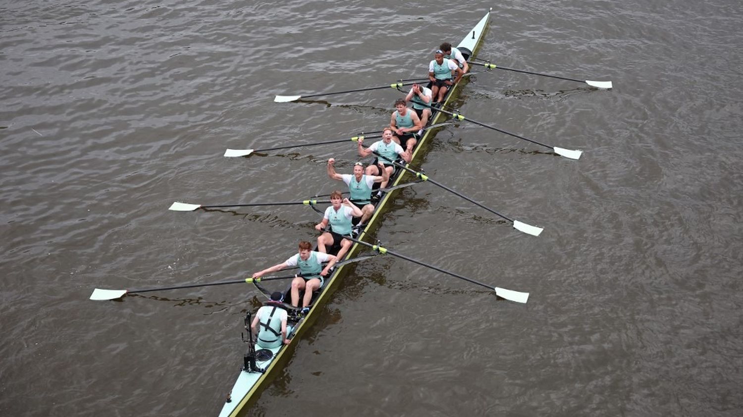 Reportage deux francais capitaines de la boat race entre oxford et cambridge du jamais vu dans l histoire de la course tres british