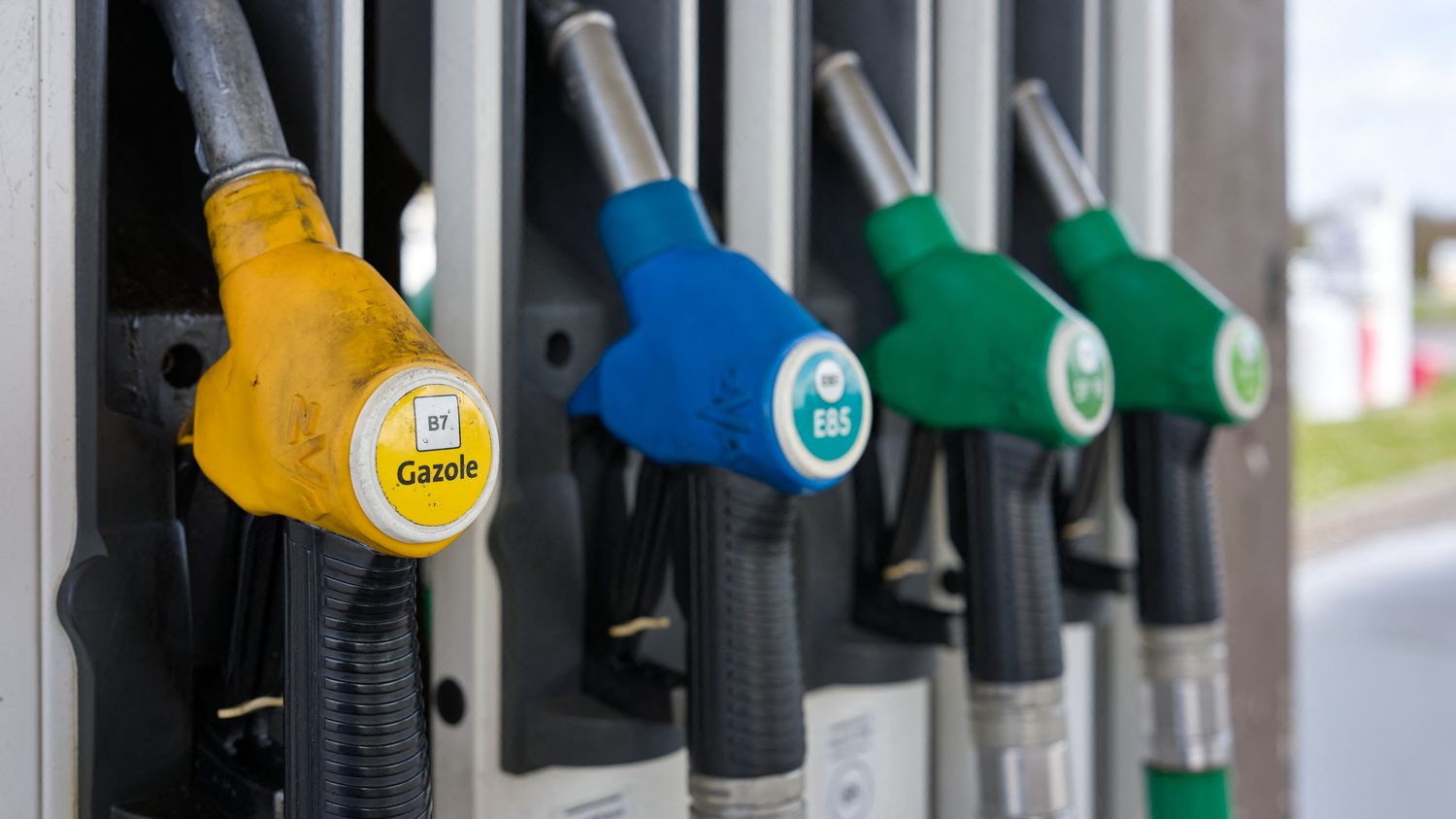 Lecornu demande une baisse des prix à la pompe d'ici début de semaine prochaine