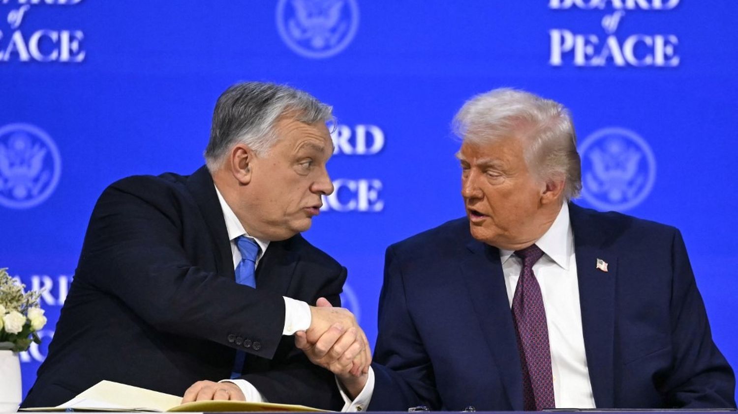 Trump promet d'aider l'économie hongroise si Orban gagne les élections