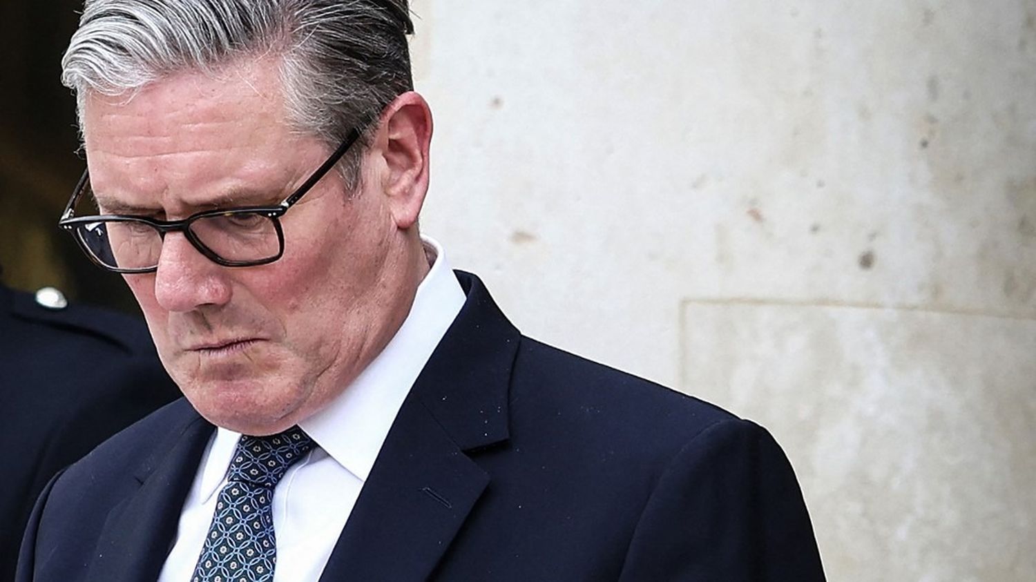 Keir Starmer sous pression: appels à la démission du Premier ministre britannique