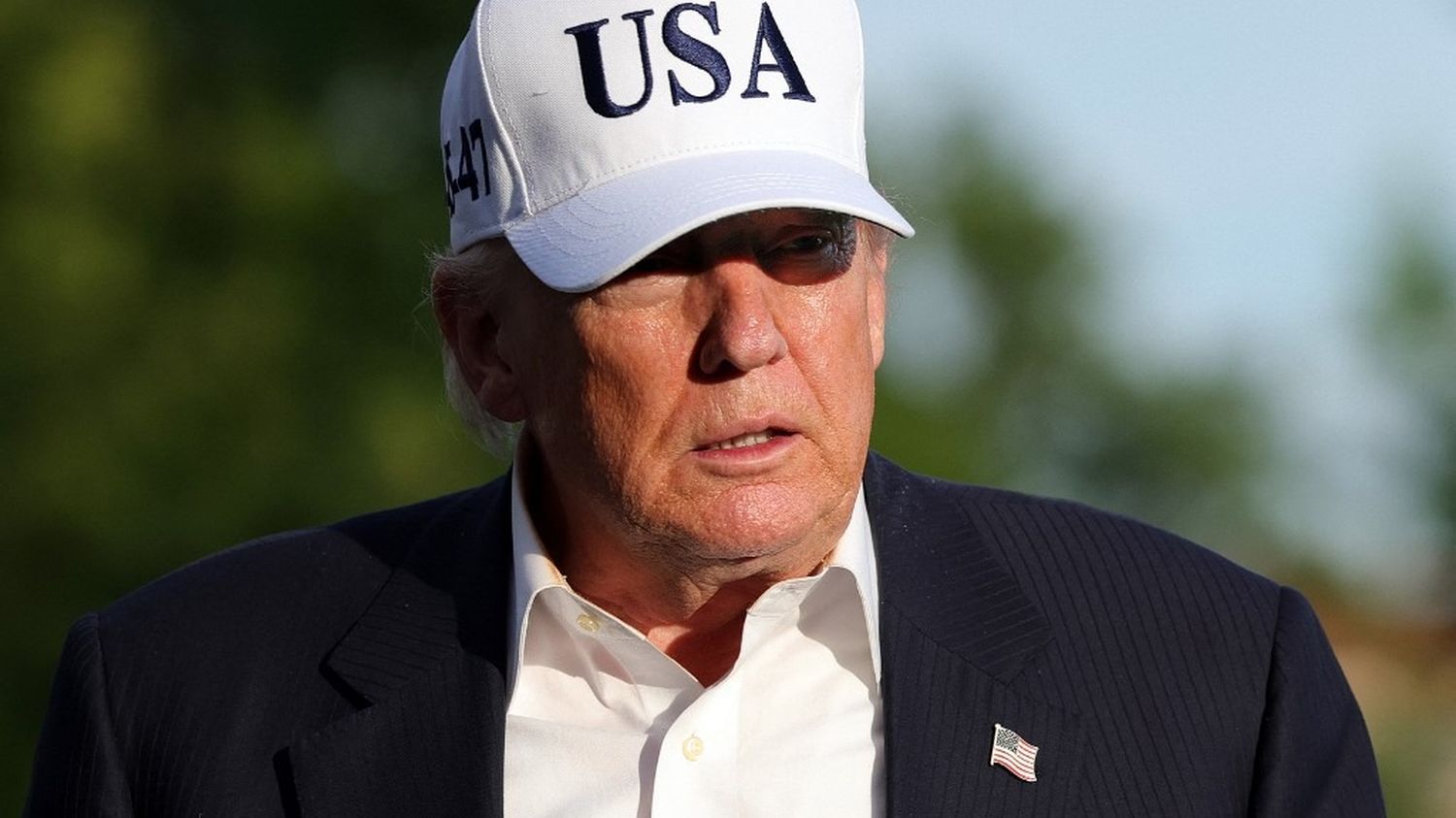 "The most corrupt president in American history": Donald Trump accused of corruption by the Democratic opposition for his stock market transactions