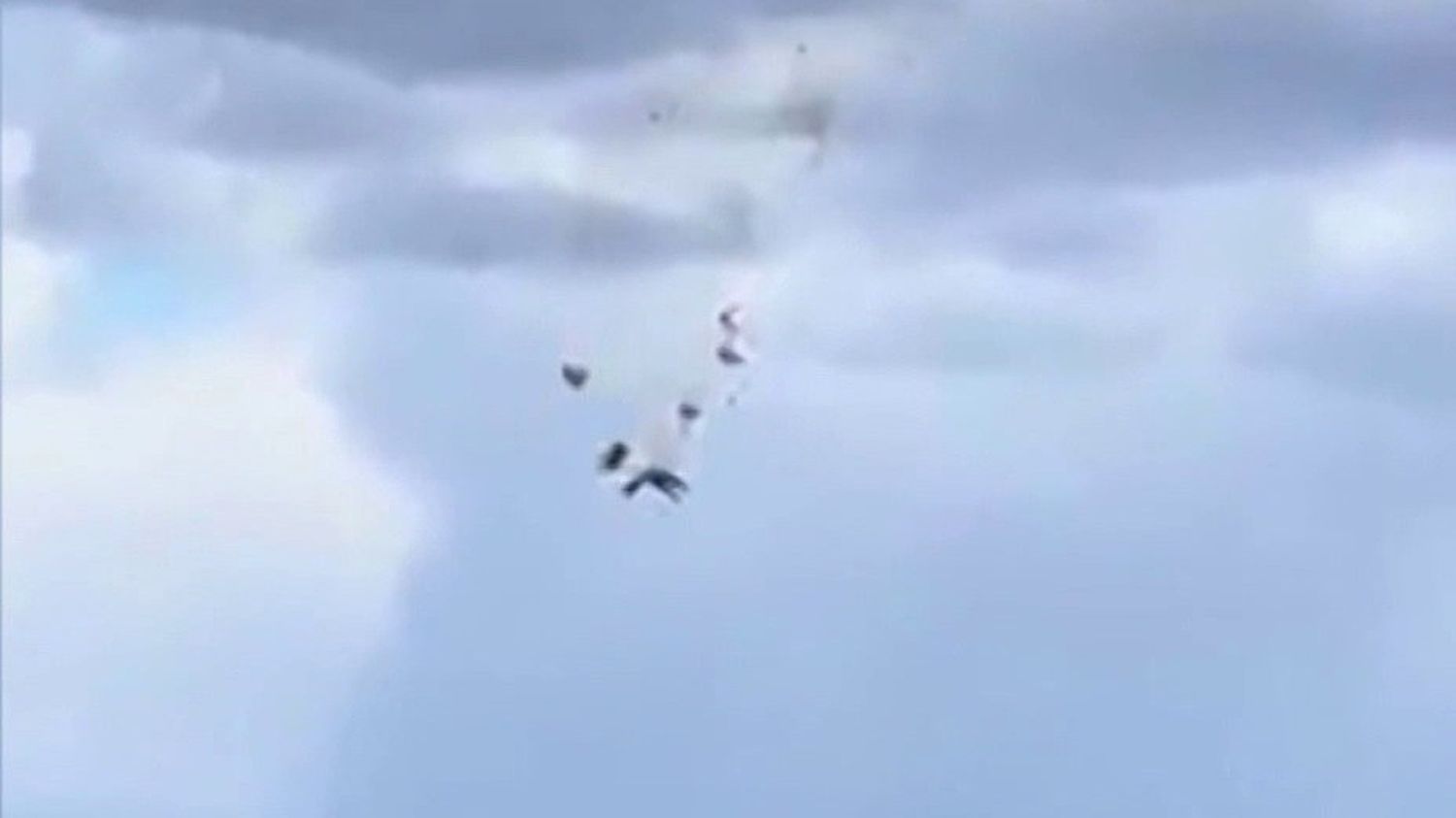 "Une boule de feu et beaucoup de fumée" : dans l'Idaho aux États-Unis, le choc des spectateurs après la collision de deux avions en plein meeting aérien