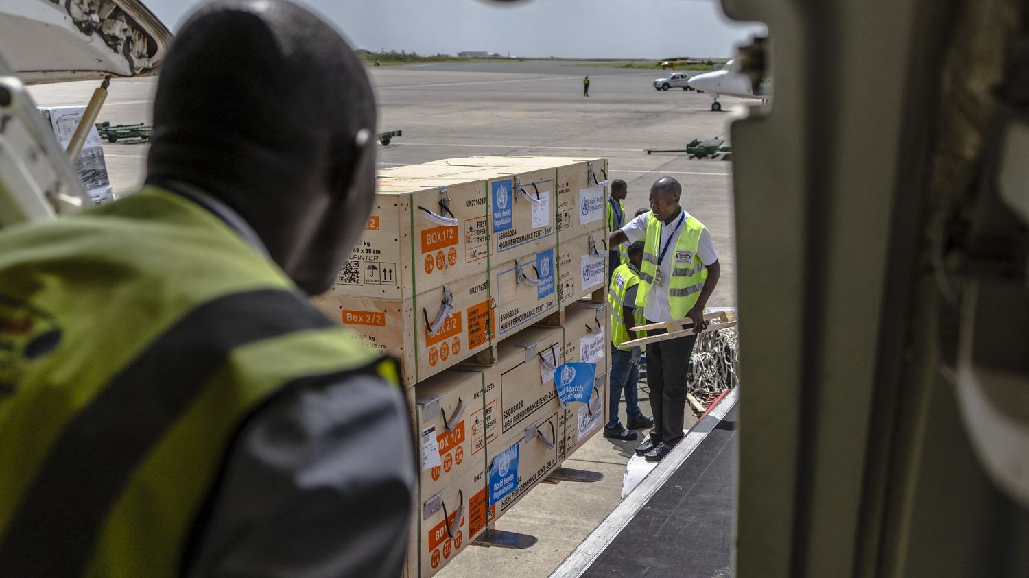 TEMOIGNAGE. "On fait avec les moyens du bord" : face aux risques d'épidémie d'Ebola en République démocratique du Congo, des soignants démunis et inquiets