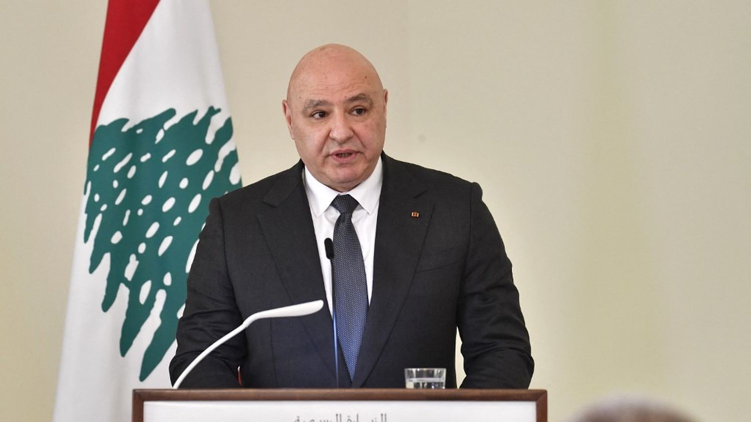Le président libanais somme l'Iran de ne plus intervenir dans son pays "Ce n'est pas votre pays, c'est le nôtre (...) Vous n'avez pas à intervenir", a lancé le président libanais