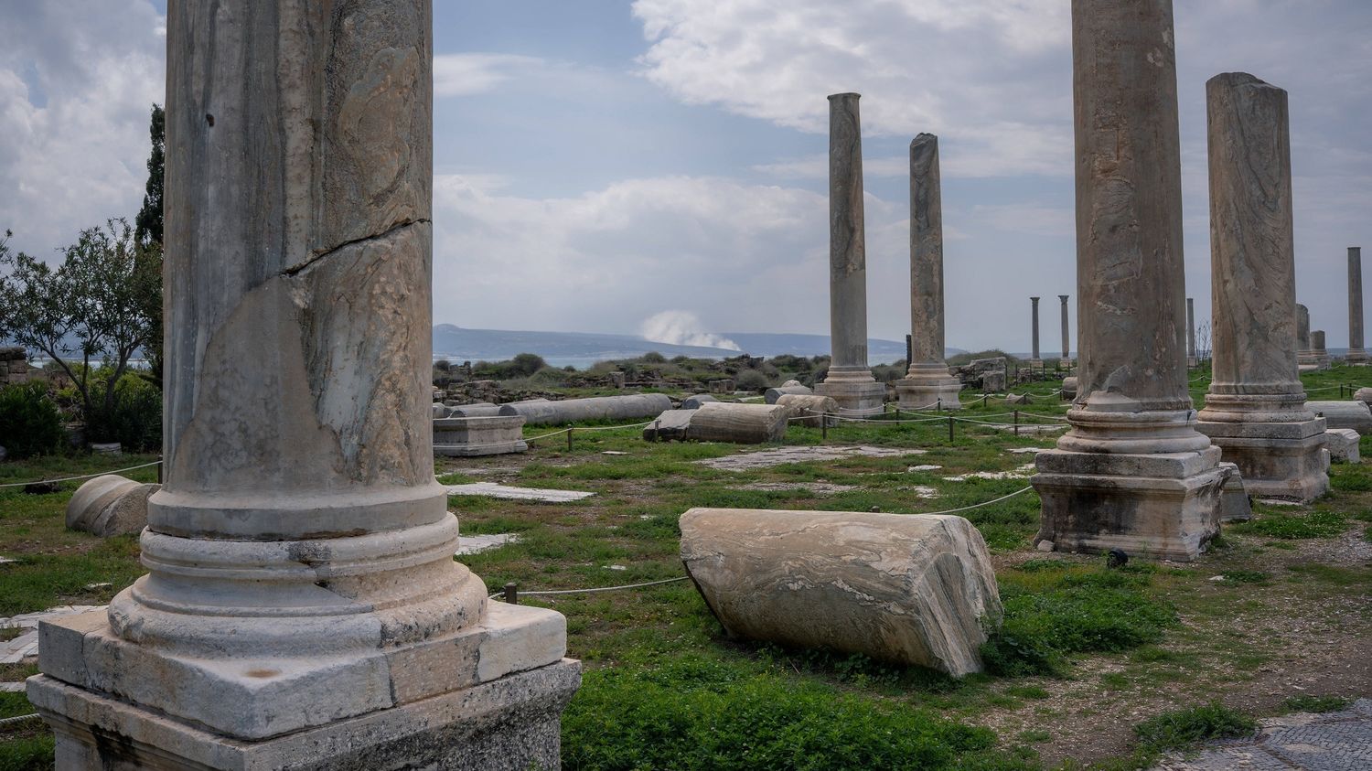 Liban : le site archéologique de Tyr endommagé par des frappes israéliennes Les ruines de Tyr sont classées au patrimoine mondial de l'humanité de l'Unesco.