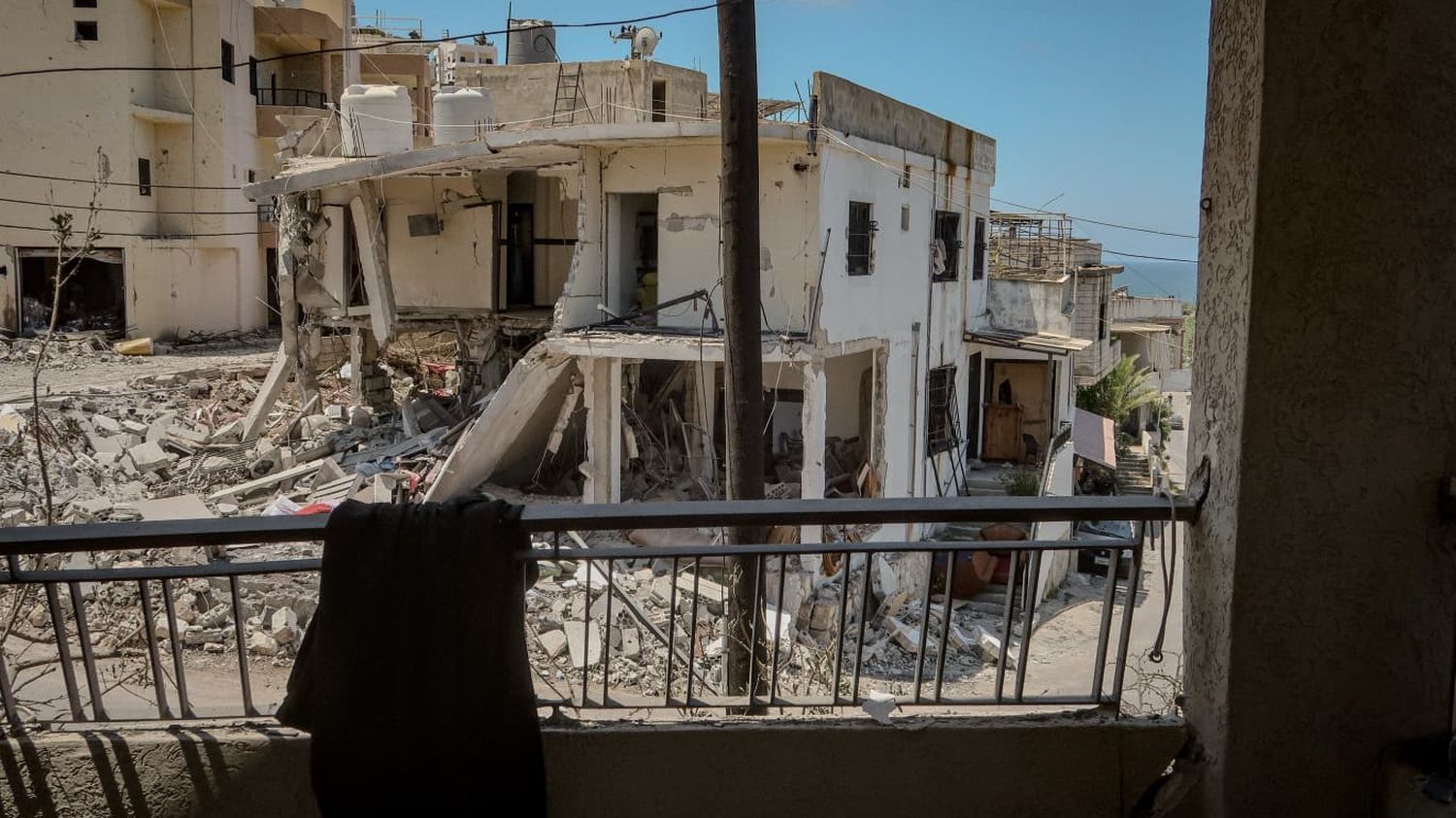 REPORTAGE. "Je suis épuisée, au bout du rouleau" : à Beyrouth, au Liban, des centaines de familles vivent dans des camps de déplacés