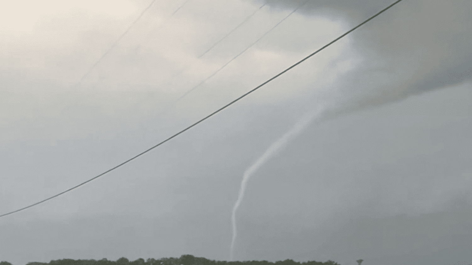 De spectaculaires tornades balayent le nord-est des États-Unis et font au moins trois morts