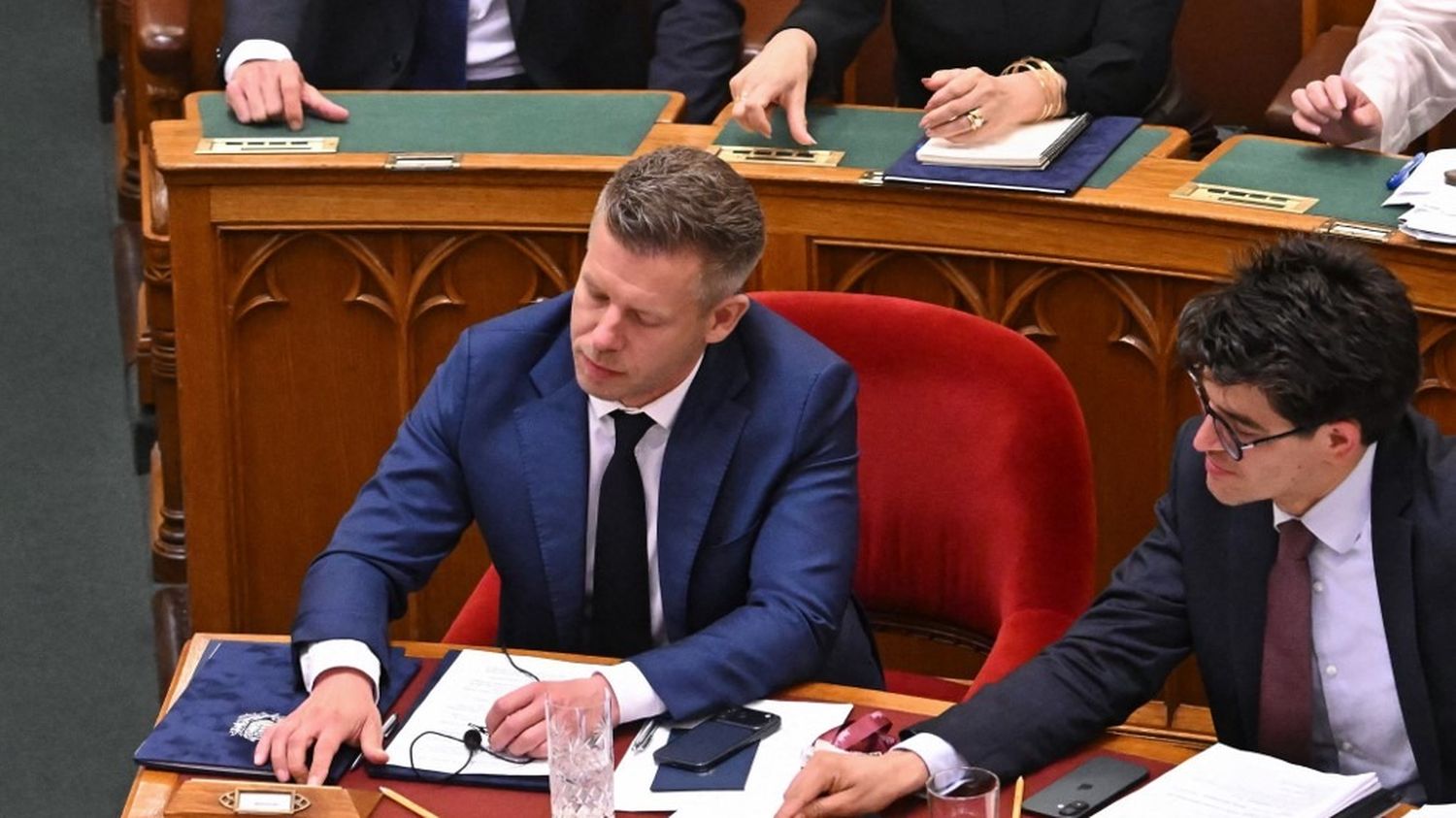 En Hongrie, les parlementaires inscrivent la limitation du mandat du Premier ministre dans la Constitution
