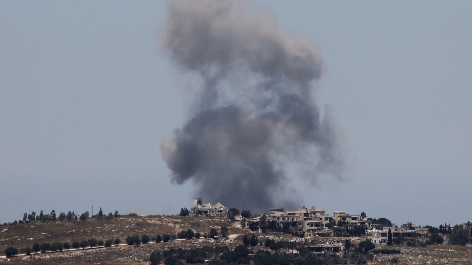 Les frappes israéliennes ont tué 21 personnes au Liban, le président libanais dénonce "une escalade dangereuse et condamnable"