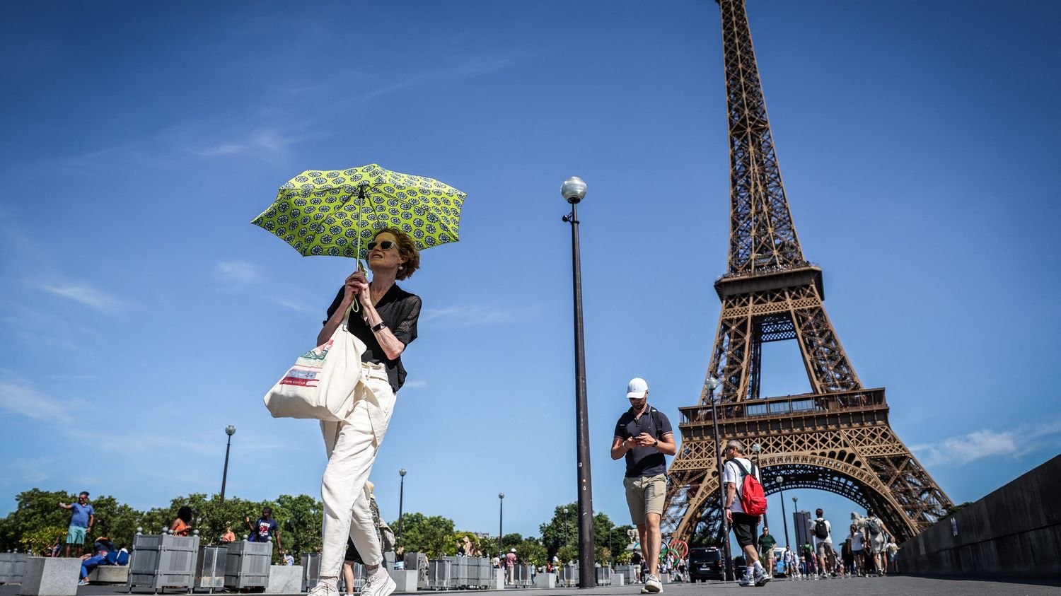 Canicule : avec 44°C ressentis, il fera dimanche plus chaud à Paris qu'à Bangkok et à la Mecque