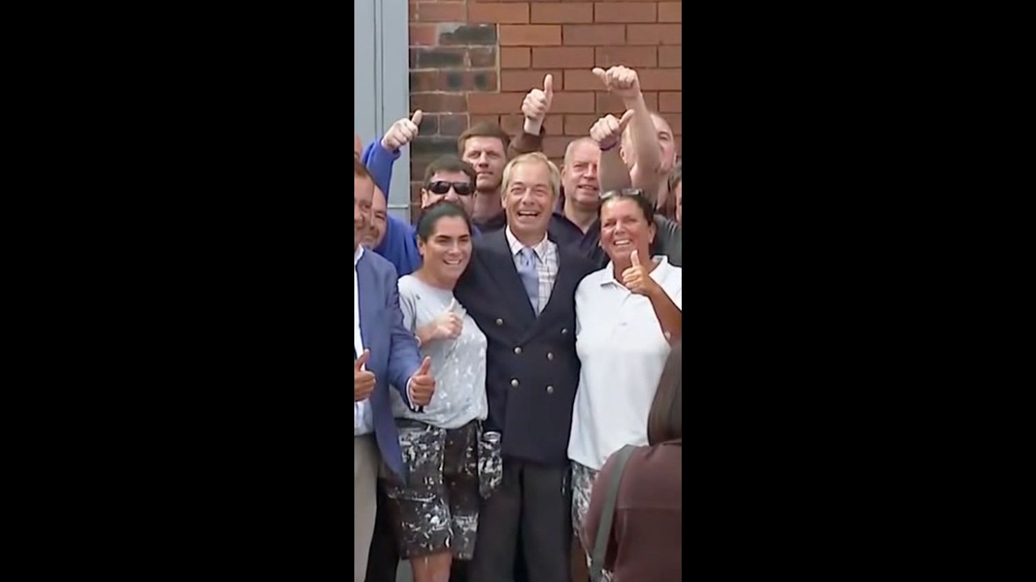 Royaume-Uni : dix ans après le Brexit, l'inoxydable popularité de Nigel Farage