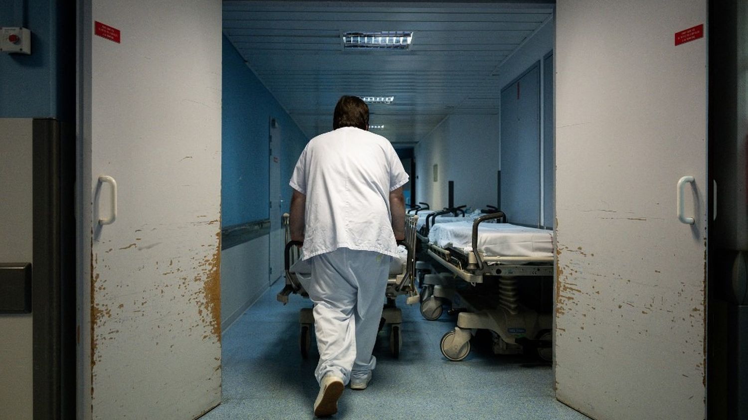 REPORTAGE. "On a déjà dix appels par minute" : aux urgences du CHU de Bordeaux, la canicule met à rude épreuve les équipes médicales