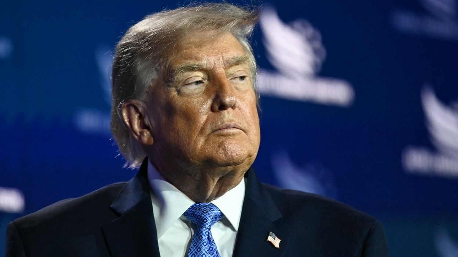 Donald Trump menace de droits de douane de 100% les pays européens mettant en place une taxe sur les services numériques
